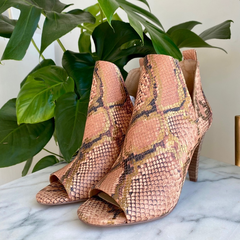 🌵Vince Camuto - Women’s Open Toed Booties